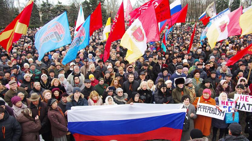 Ukrainoje – protestai priešingose barikadų pusėse