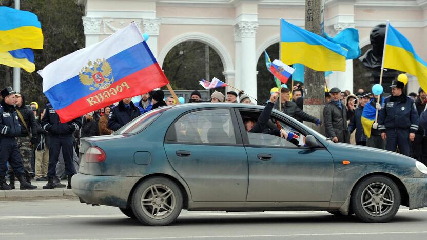 Ukrainoje – protestai priešingose barikadų pusėse