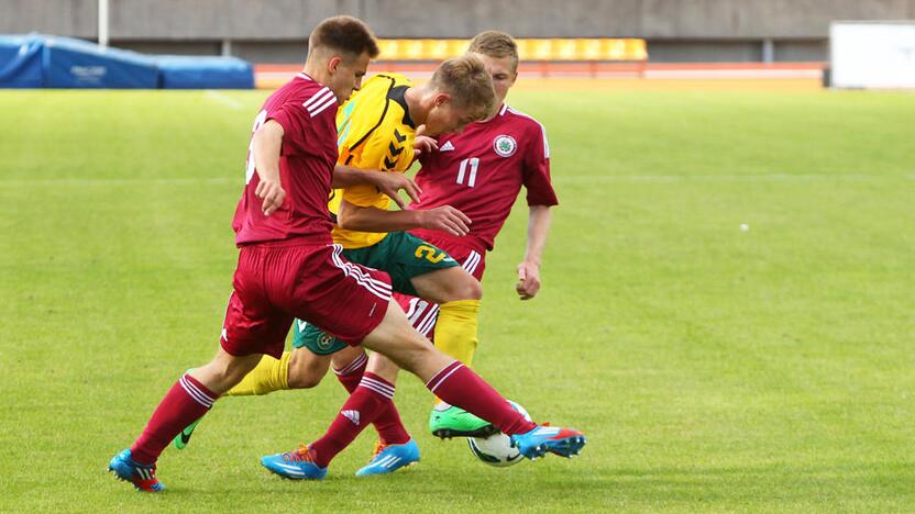 Jaunių futbolo varžybos : Lietuva - Latvija 