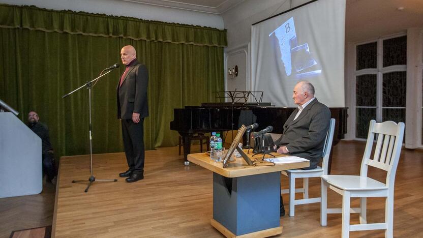 Vieno lito premijos laureatu paskelbtas A. Dabulskis