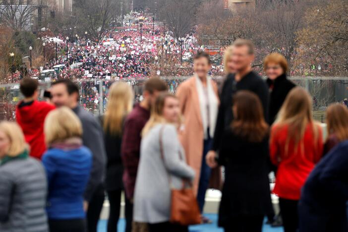 Moterys protestuoja prieš D. Trumpą