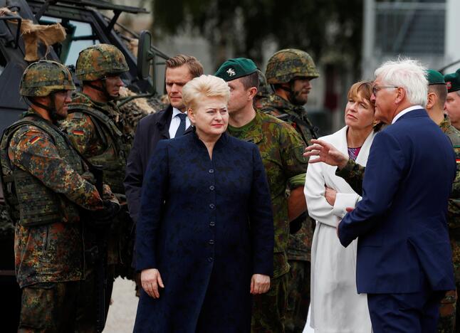 NATO karius aplankė prezidentai