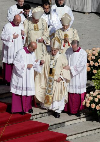 Popiežius Pranciškus Vatikane laikė Velykų mišias