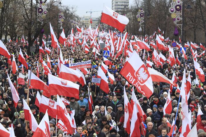 Lenkijoje pyktis dėl didėjančios ekonominės atskirties skatina politinius pokyčius