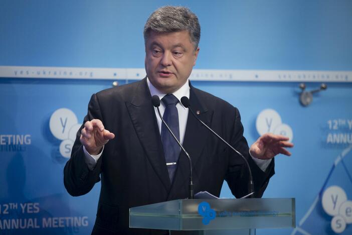 P. Porošenka: Ukrainoje laikomasi paliaubų, nors išlieka Rusijos keliama grėsmė