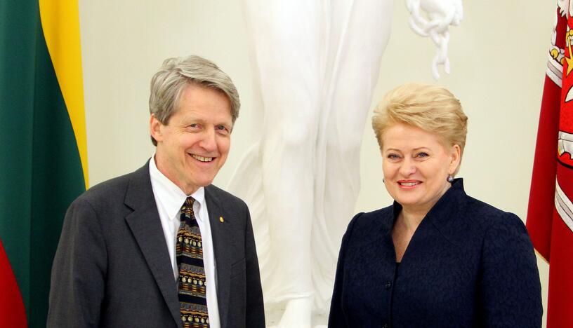 Robertas Shilleris ir Dalia Grybauskaitė