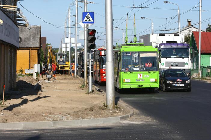 Dėl remontuojamo P. Vileišio tilto vairuotojai strigo spūstyse