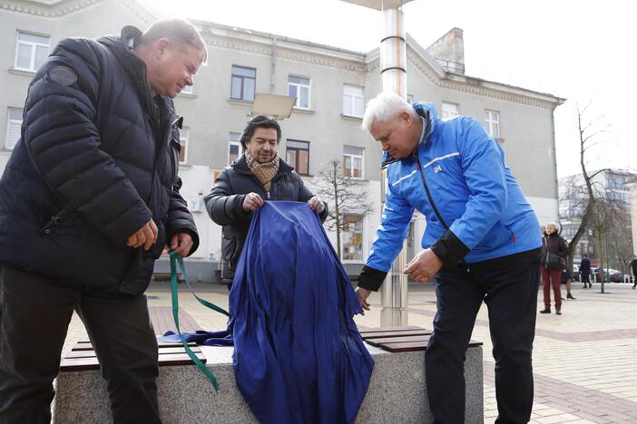 Atidengta "Gyvybės medis" skulptūra