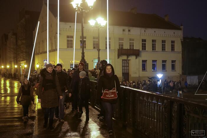 Šviesų projektas "Mama, tėtis aš ir šuo"