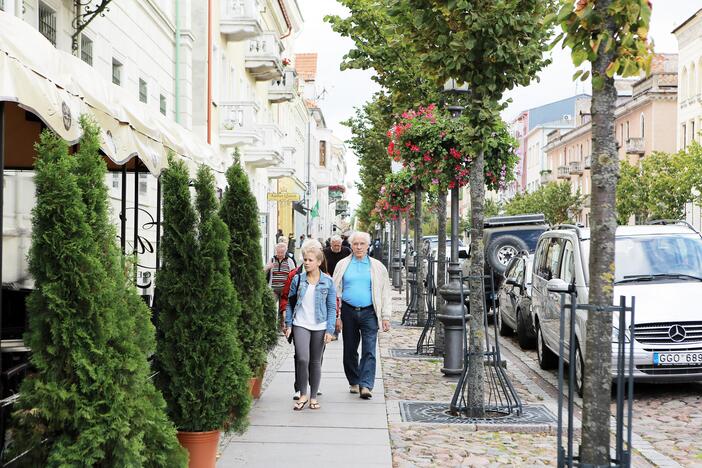 Kruizinis laivas pagyvino Klaipėdos senamiestį