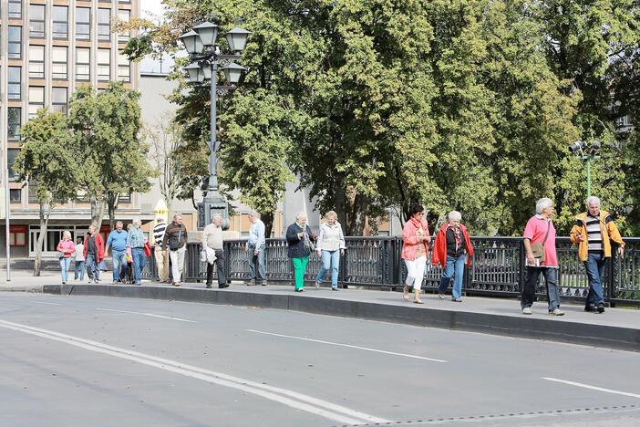 Kruizinis laivas pagyvino Klaipėdos senamiestį