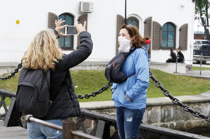 Uostamiestyje vieši akį traukiantis kruizinis laineris