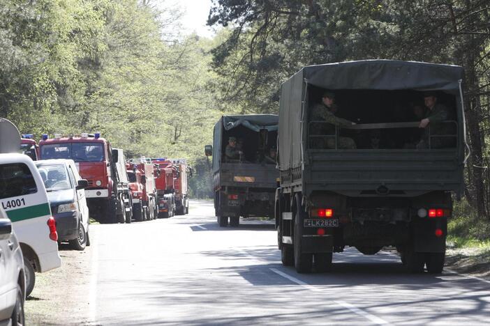 Kuršių nerijos gaisrą sutramdė gausios ugniagesių ir kariškių pajėgos