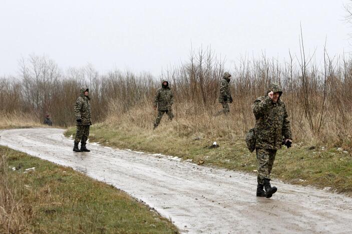 Būrys policininkų ir savanorių ieško dingusio vaikino 