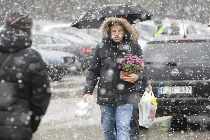 Vykusiems į kapines – išbandymas oru