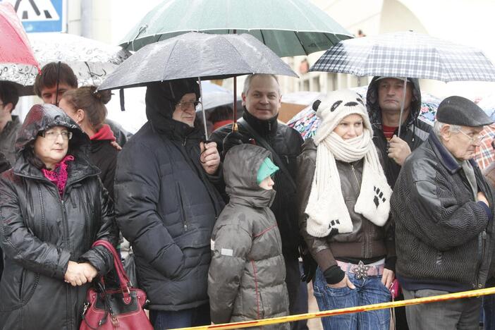 „Meridiano“ grįžimą sutrikdė tilto pakėlimas