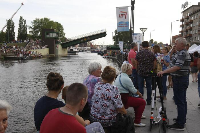 Uostamiestis pasitiko istorinių laivų flotilę