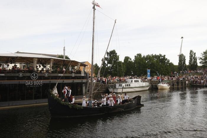 Uostamiestis pasitiko istorinių laivų flotilę