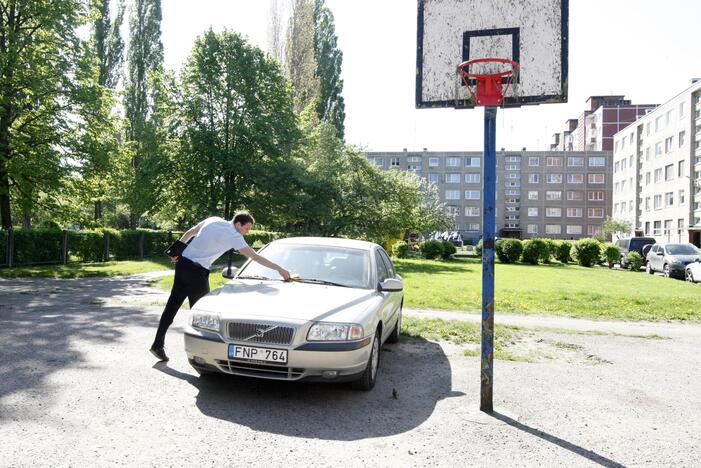 Po gyventojų skundų surengė reidą