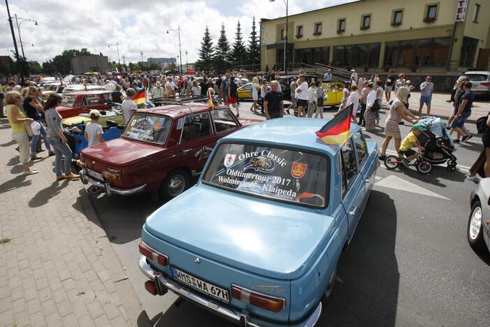 Senovinių automobilių paradas