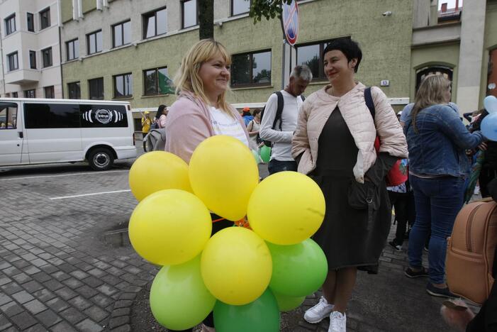 Chorų dalyvių eisena Klaipėdoje