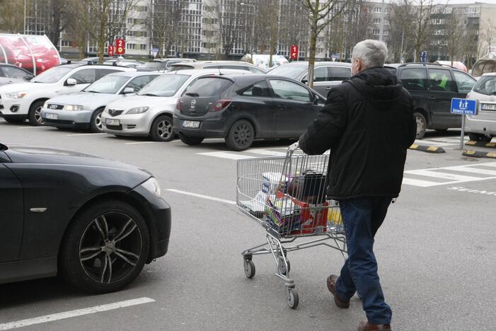 Uostamiestyje prie prekybos centrų – kova dėl vietų: ribojimai beprasmiai?