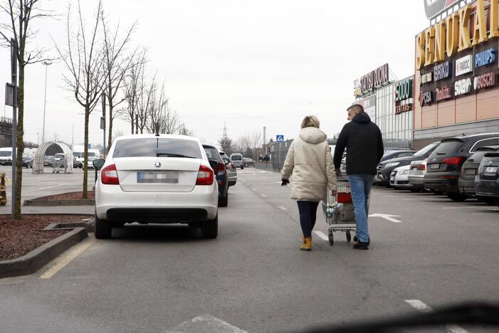 Uostamiestyje prie prekybos centrų – kova dėl vietų: ribojimai beprasmiai?