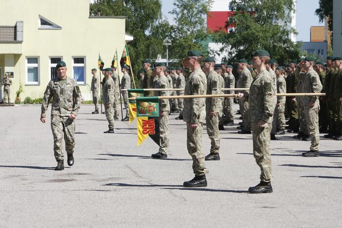 Klaipėdos Dragūnų batalione – vadų pasikeitimas ir šauktinių išlydėtuvės