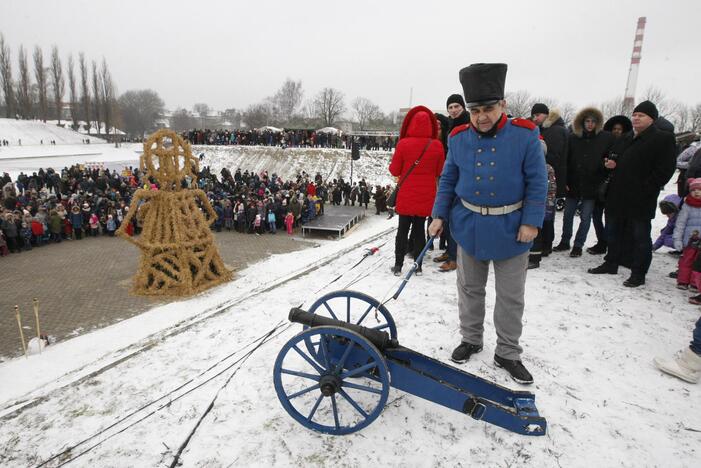 Klaipėdiečiai nenusižengė tradicijoms: per Užgavėnes išdykavo ir sudegino Morę