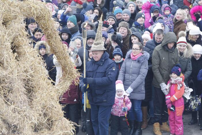 Klaipėdiečiai nenusižengė tradicijoms: per Užgavėnes išdykavo ir sudegino Morę