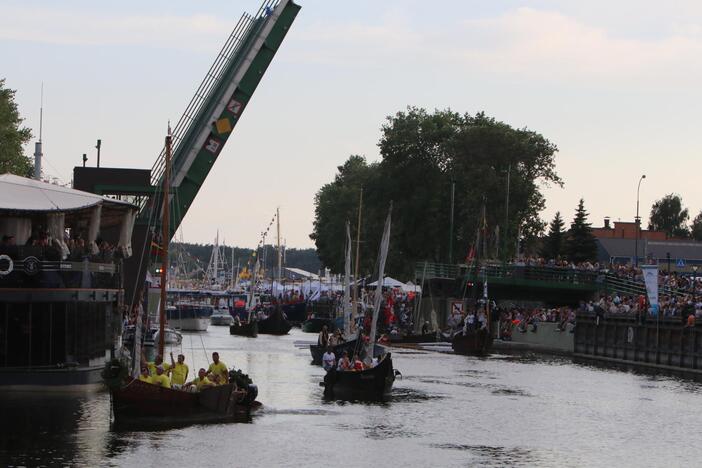 Uostamiestis pasitiko istorinių laivų flotilę