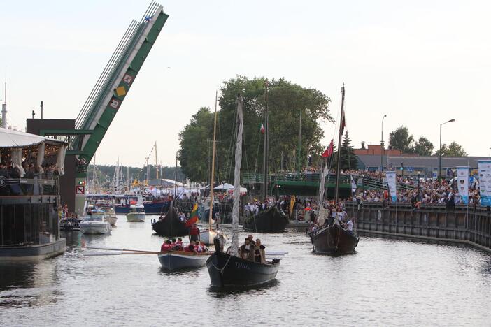 Uostamiestis pasitiko istorinių laivų flotilę