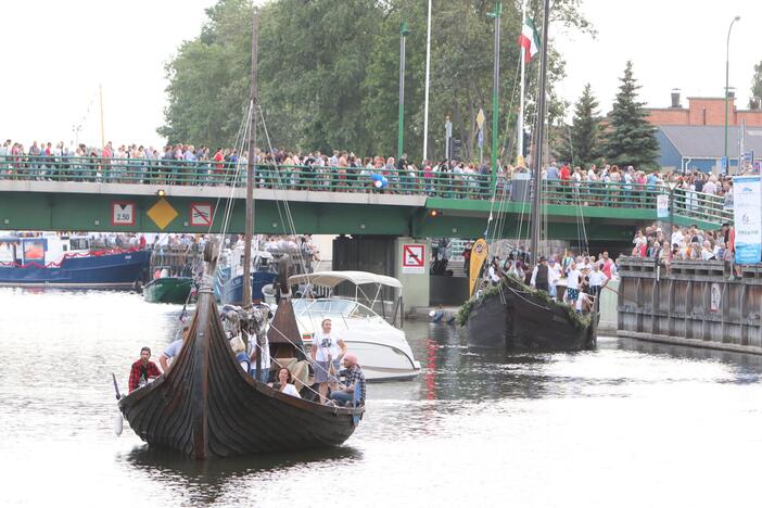 Uostamiestis pasitiko istorinių laivų flotilę