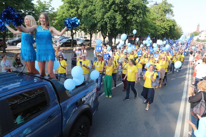 Jūros šventės eisena abejingų nepaliko