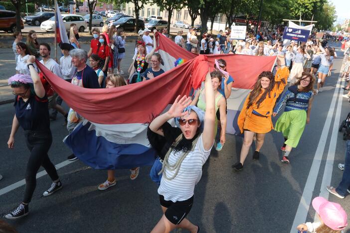 Jūros šventės eisena abejingų nepaliko