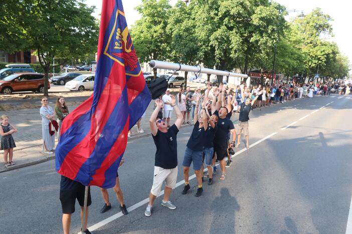 Jūros šventės eisena abejingų nepaliko