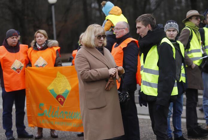 S. Dariaus ir S. Girėno stadioną stačiusių turkų protesto akcija