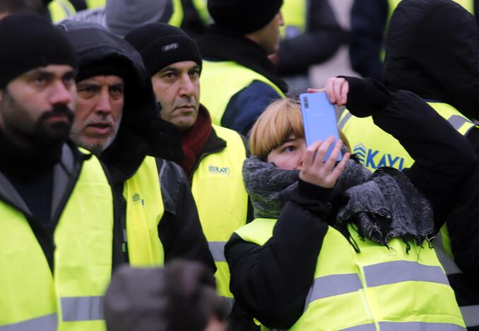 S. Dariaus ir S. Girėno stadioną stačiusių turkų protesto akcija