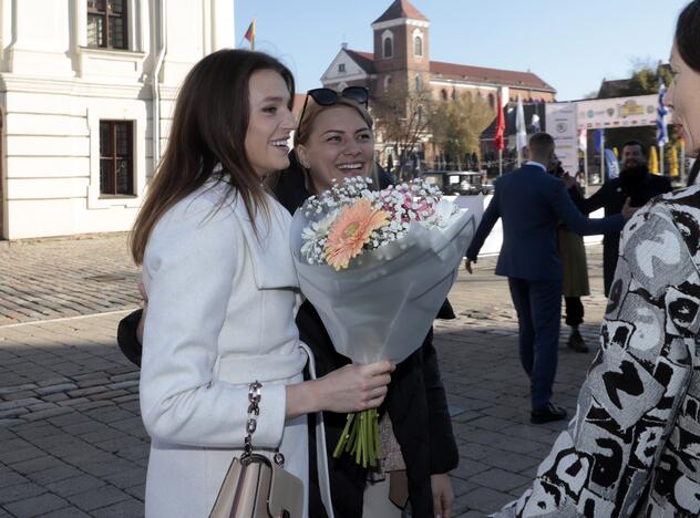 Kauno rotušėje susituokė „Žalgirio“ direktorius P. Motiejūnas ir K. Sklenytė