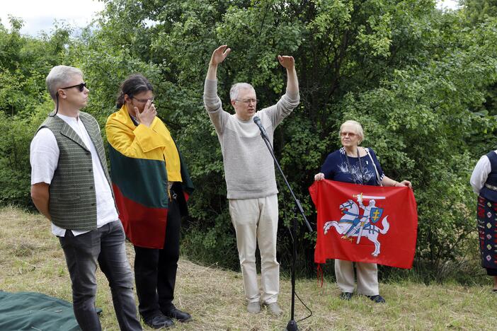 Piknikas ant Eigulių piliakalnio.