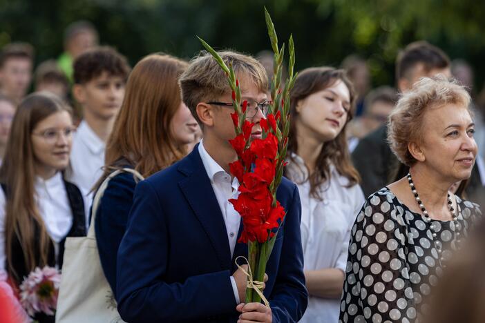 Rugsėjo 1-osios šventė Vilniaus Žirmūnų gimnazijoje