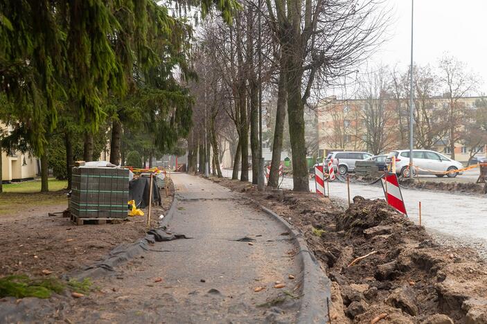 Startas: Pilėnų gatvėje kelių statybininkai triūsti pradėjo rudenį, palankūs orai leido nuveikti daugiau, nei planuota.