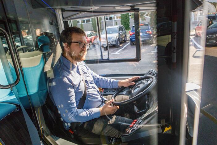 Kaune išbandytas vandeniliu varomas autobusas