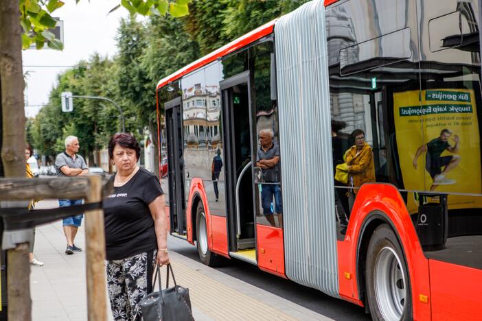 Kaune pristatė ilgąjį 18 metrų autobusą