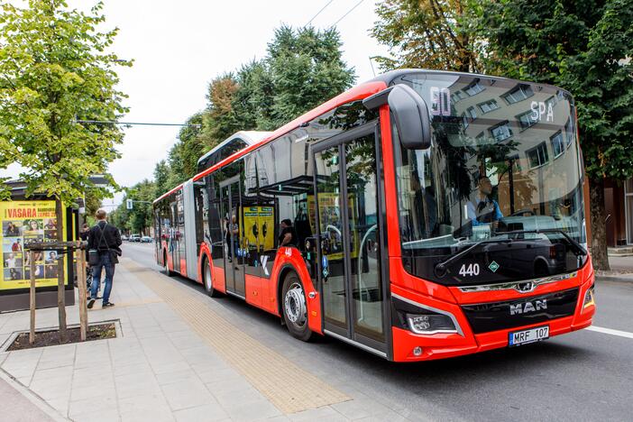 Kaune pristatė ilgąjį 18 metrų autobusą