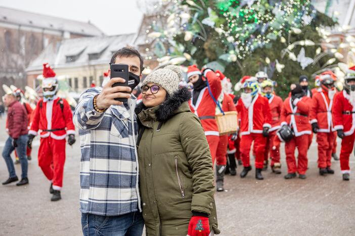 Ratuoti Kalėdų Seneliai aplankė Kauną