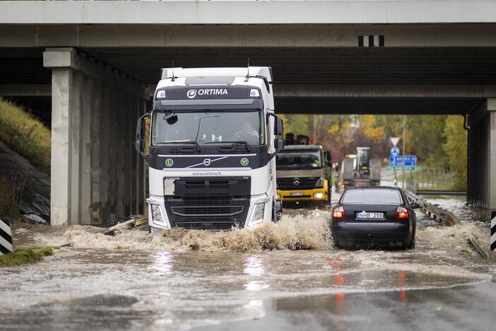 Potvynis po Avižienių viaduku