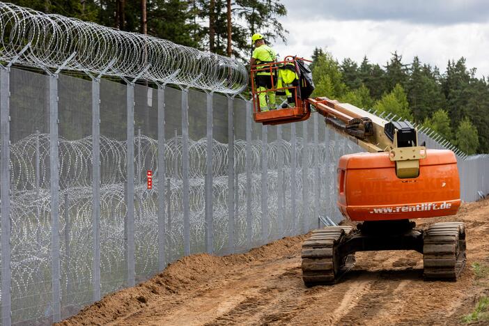 Švenčionių rajone vykdomo fizinio barjero statybos