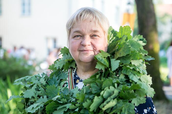 Prasmė: „Labiausiai dėkinga Dievui, kad išgriebė mane iš tamsos ir įdėjo žodžius į burną“, – sako garbingo titulo nesureikšminanti D.Zelčiūtė.