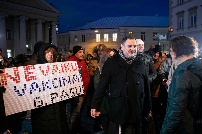 „Basų mamų“ protestas prieš galimybių pasą vaikams